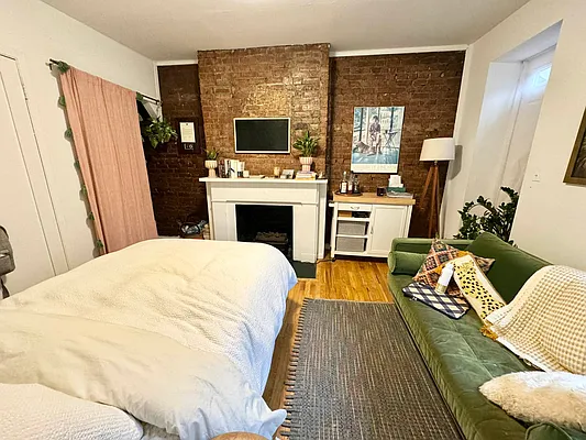 Rented by J PRESTON AND ASSOCIATES INC | media 25