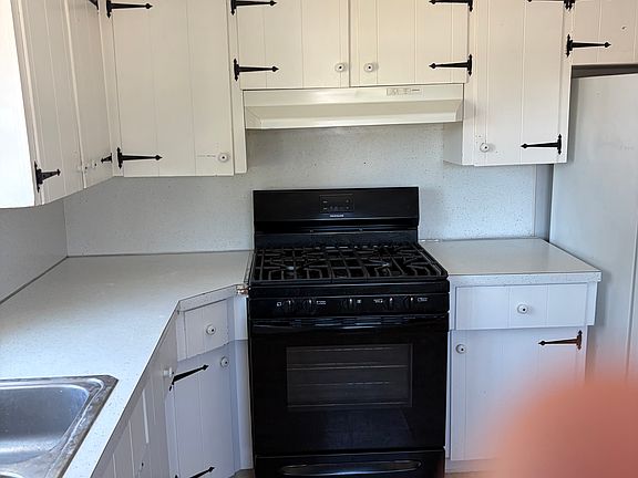 5th image of 3755 S Park Ave