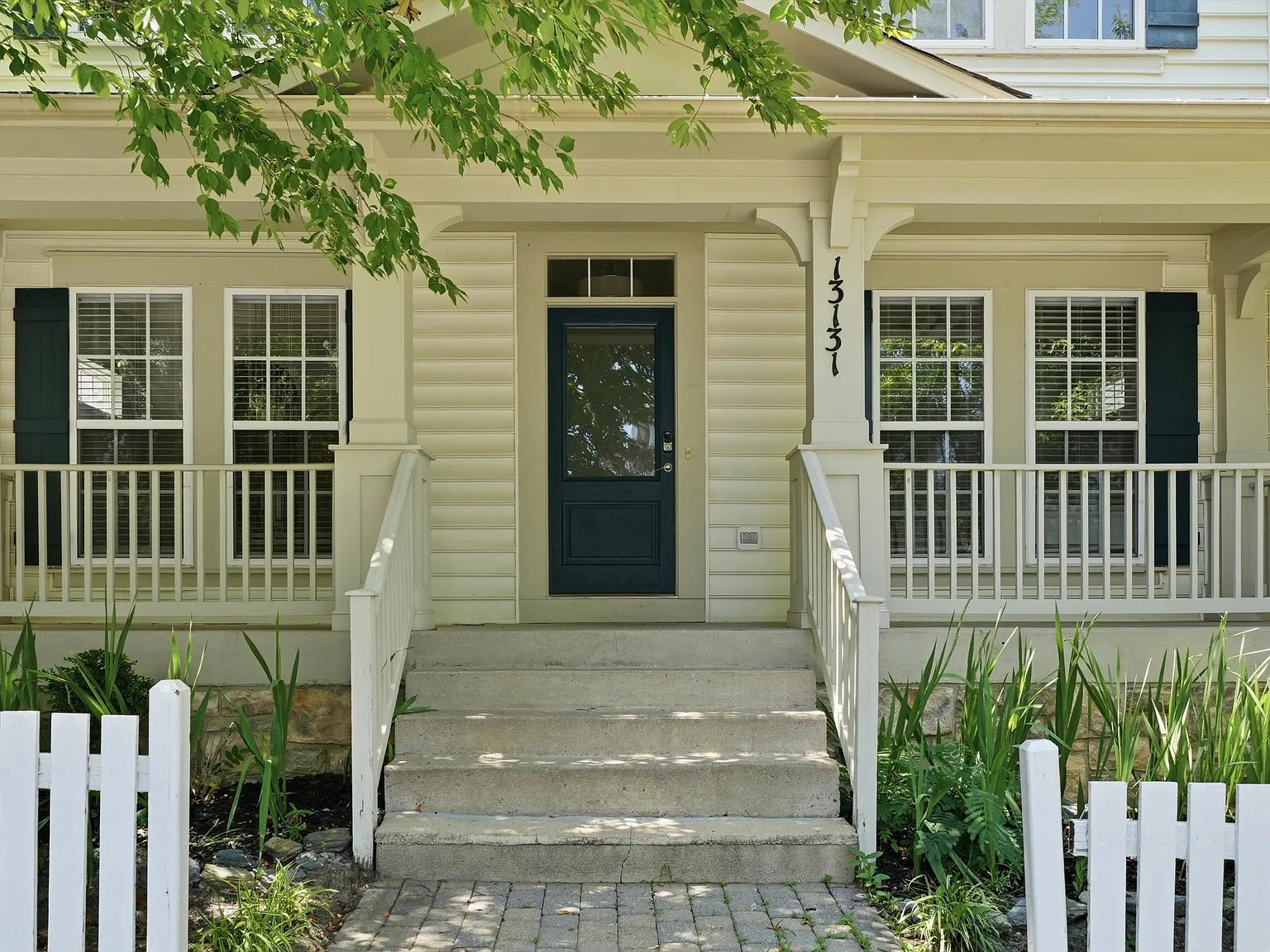 6 bed, 4045 sqft, $4,500 — Photo 1