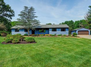 137 Hampton Rd, Pittstown, NJ 08867