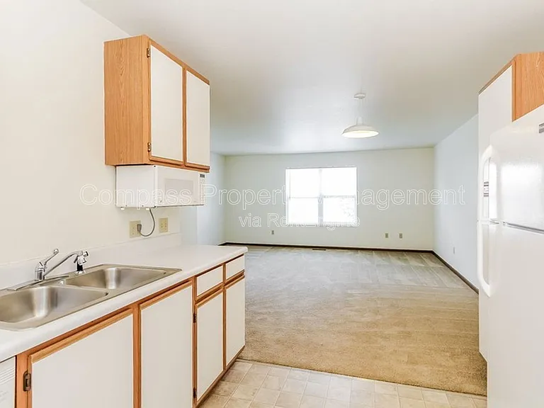Hightree Townhomes — Photo 9