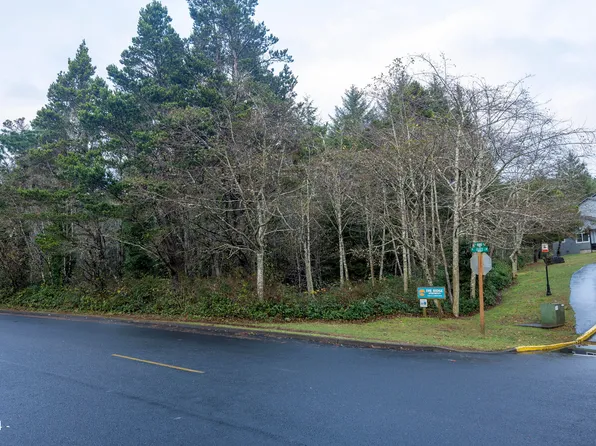 3230 SE Fleet Ave, Lincoln City, OR 97367