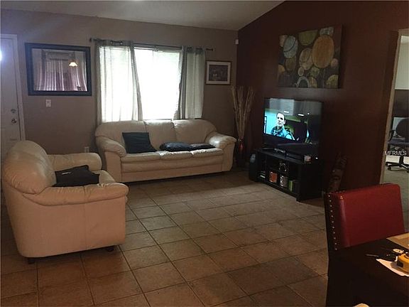 5th image of 418 Ashbourne Dr