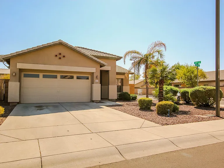 12813 W Sells Dr — Photo 17