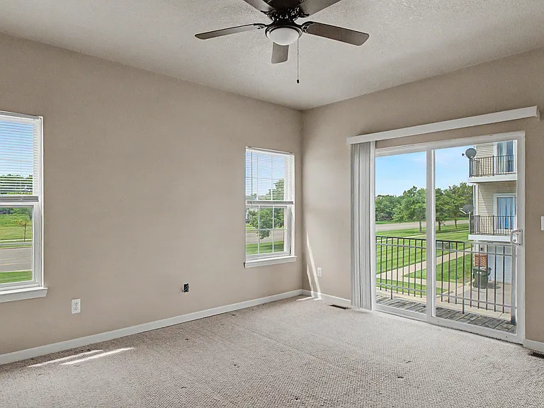 43018 Burlington Dr — Photo 22