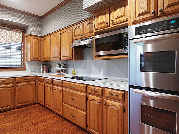 5th image of 705 Landview Dr