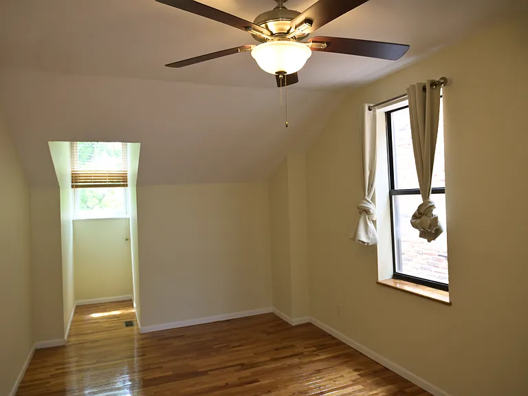 805 Russell Blvd — Photo 13
