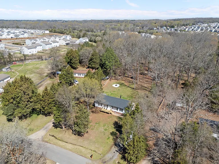 3057 Fountainview Ave — Photo 44