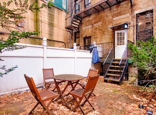 206 E 70th St #1, New York, NY 10021