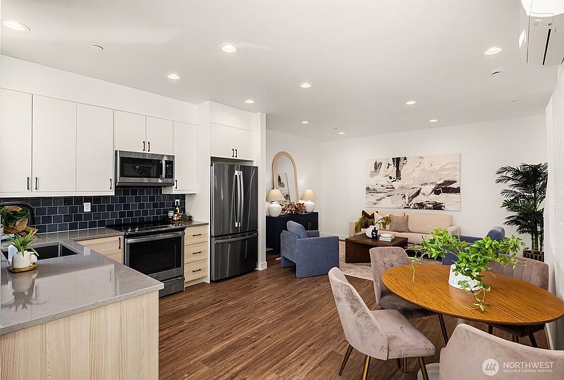 4th image of 1713 17th Avenue