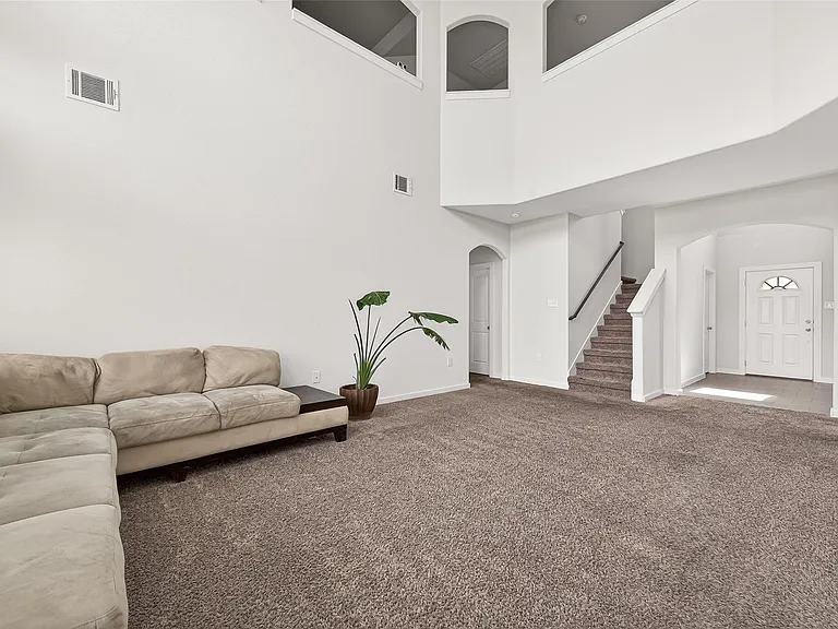6803 Alamitos Ct — Photo 5