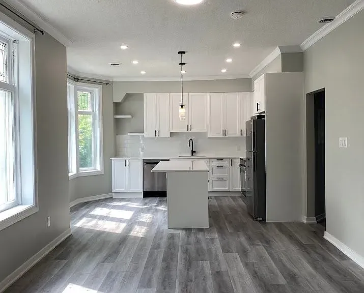 203 Elmwood Ave E — Photo 18