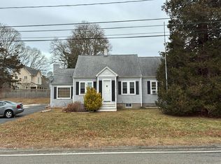 315 Shore Rd, Bourne, MA 02532