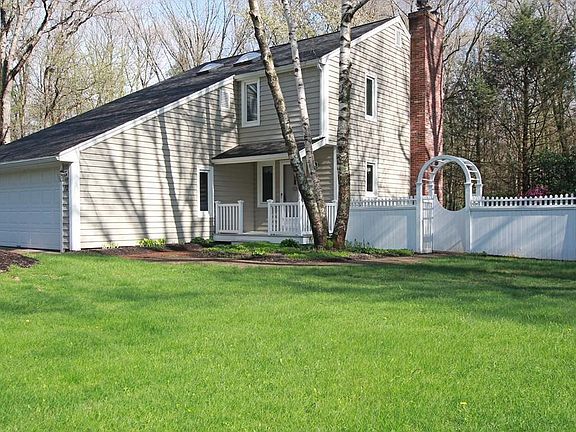 2nd image of 12 Hilltop Cir