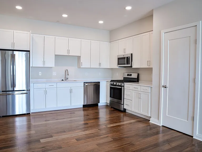 3531 Washington St #221 — Photo 3