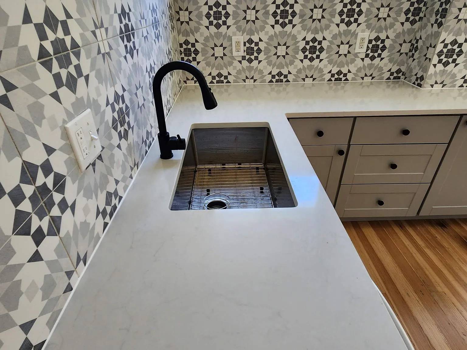 514 Harrison Ave — Photo 3