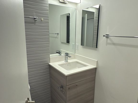 3rd image of 1077 Commonwealth Ave #426D