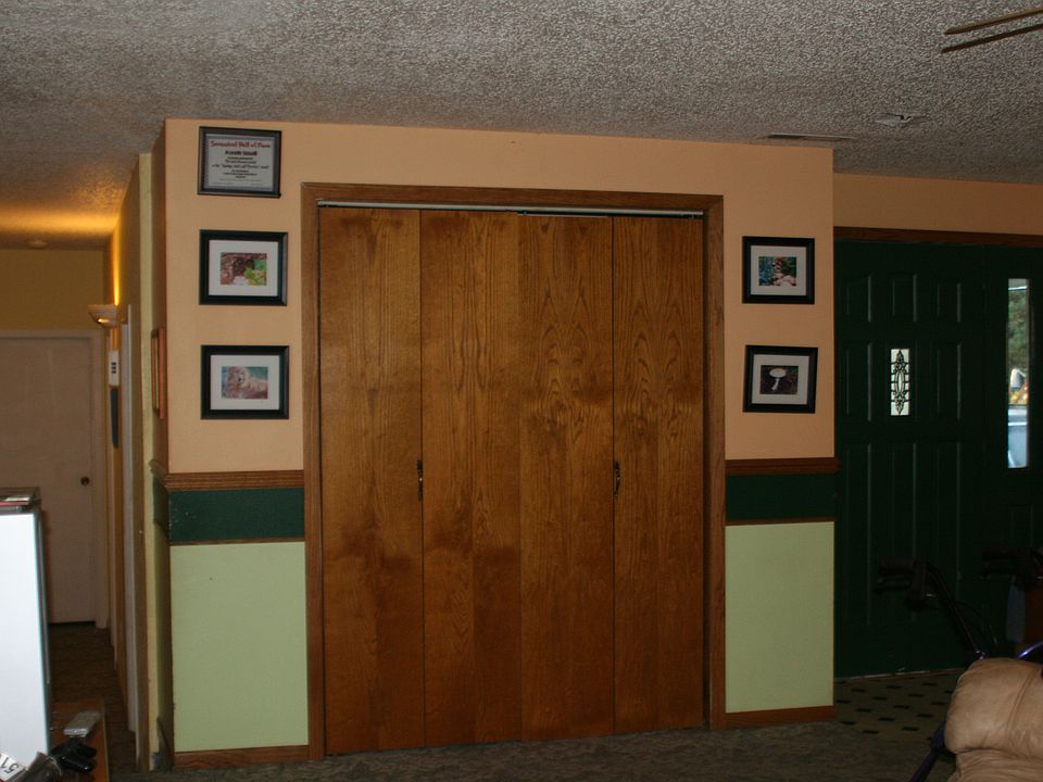 1st image of 715 Rainier Ave E