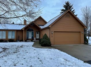 218 Glenwood Ave, Fenton, MI 48430