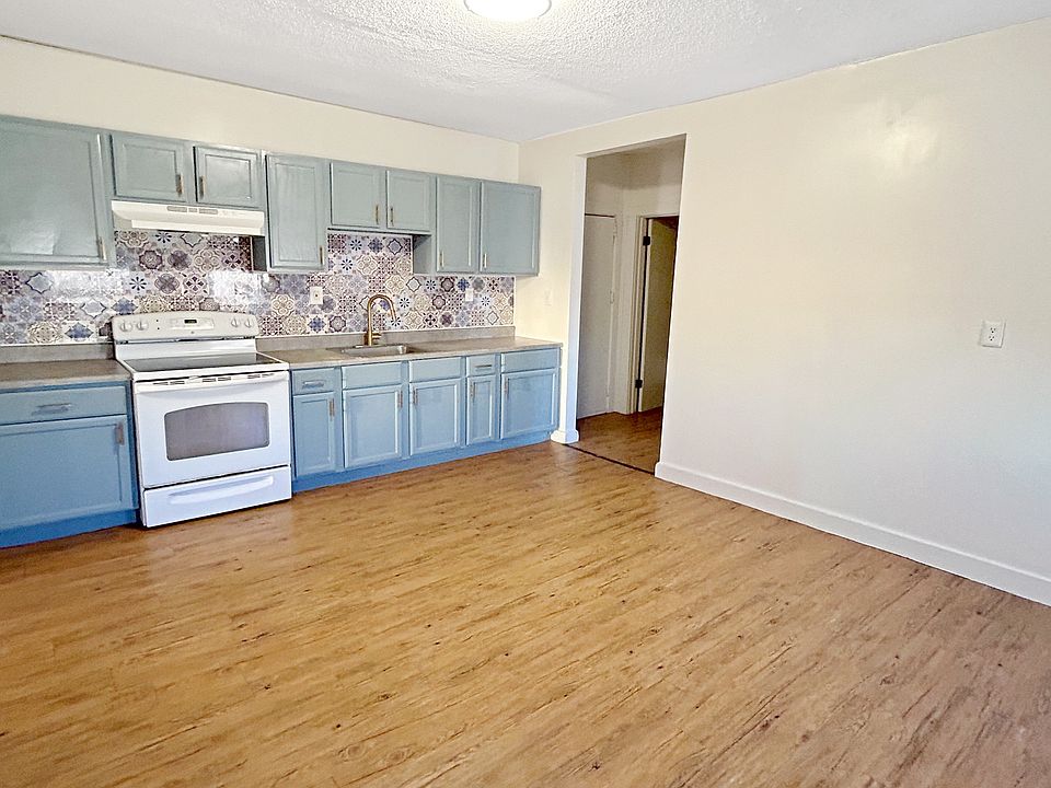 1st image of 846 Stanley St APT 4