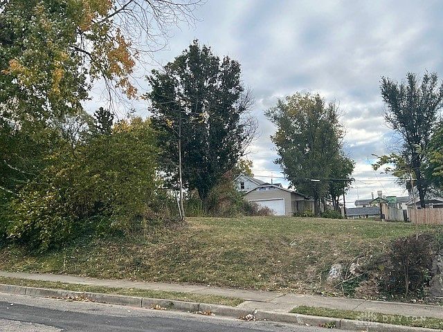 2nd image of 30 Pleasant Ave