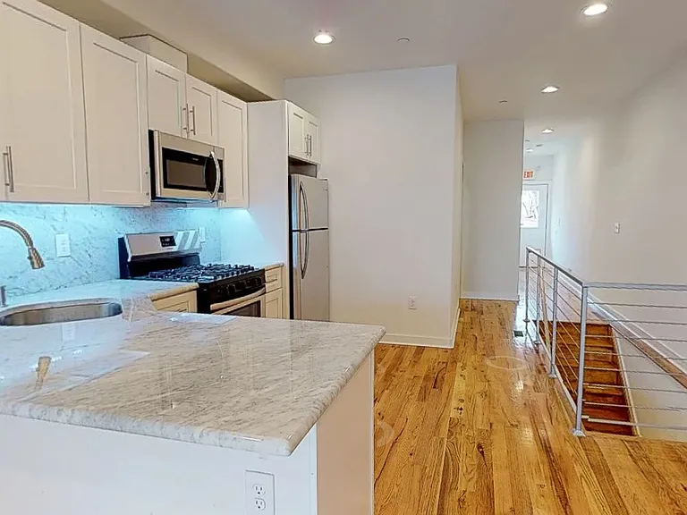 1642 N Marshall Street — Photo 10