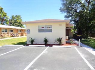 711 SW 9th St, Dania Beach, FL 33004