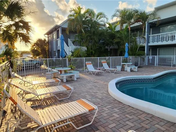 1125 NW 30th Ct APT 10, Wilton Manors, FL 33311