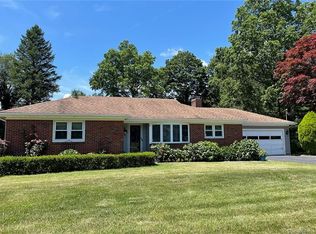 1 Romindon Ct, Norwalk, CT 06851