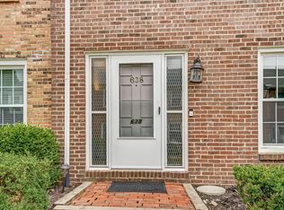 638 Pamlico St #Y-6, Columbus, OH 43228