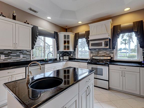 5th image of 2598 SW River Shore Drive