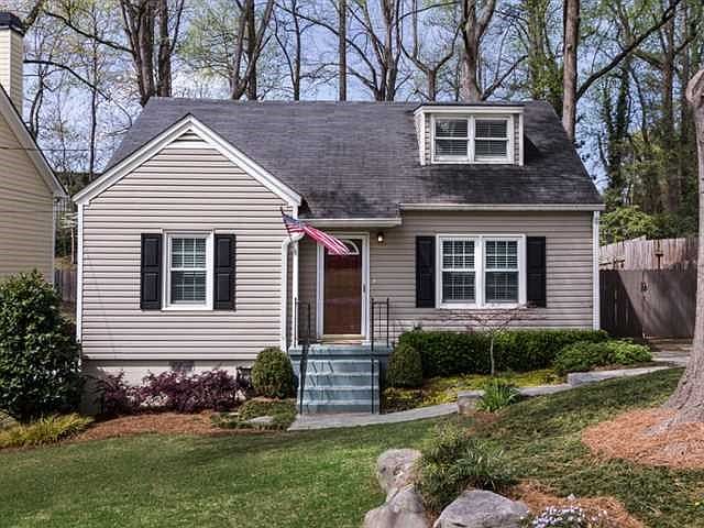 2nd image of 1837 Dyer Cir