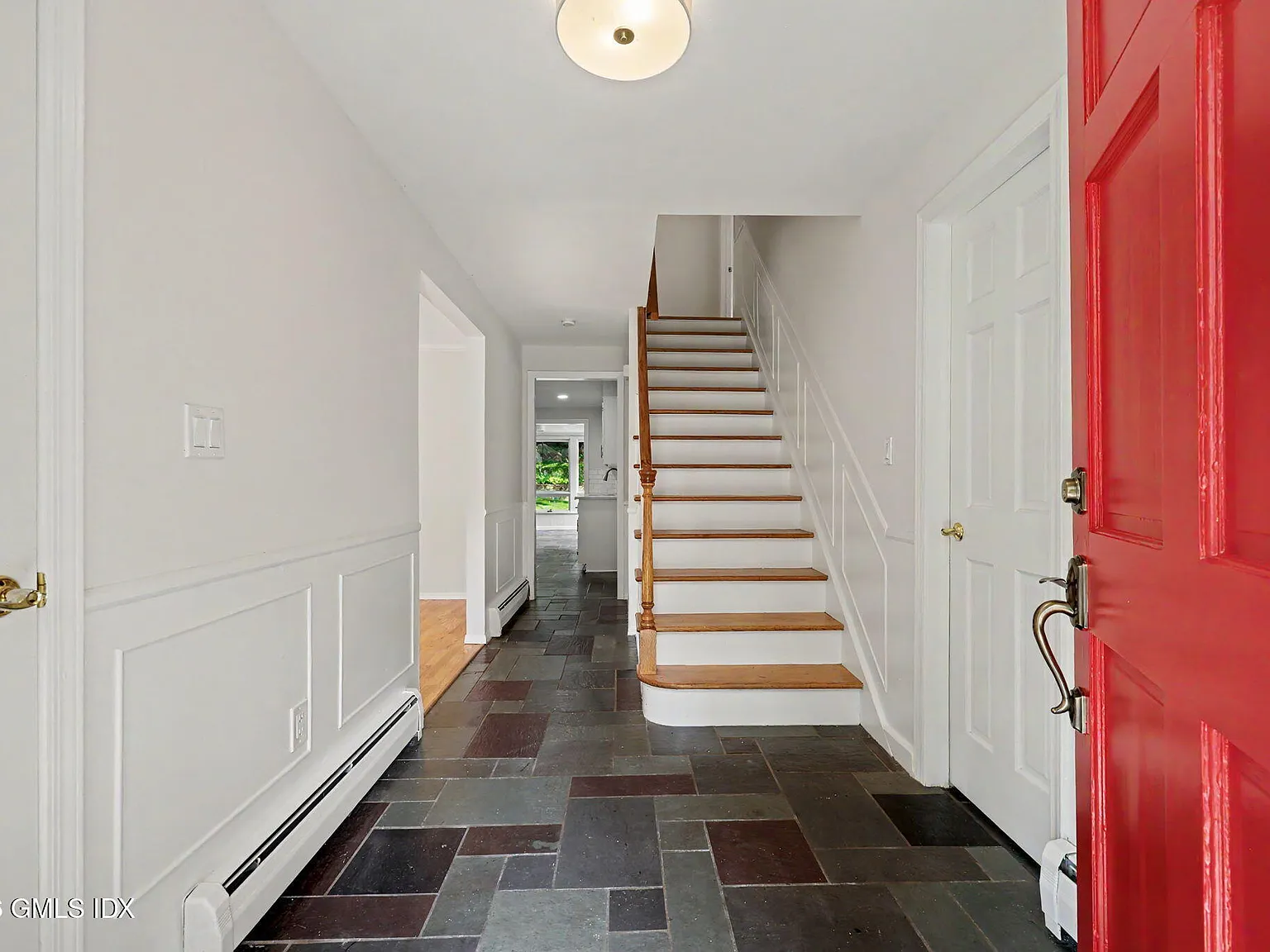 4 bed, 2.5 bath, 2383 sqft, $10,900 — Photo 3
