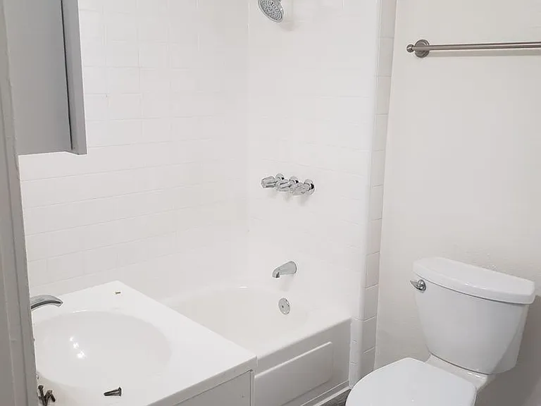 515 — Photo 11