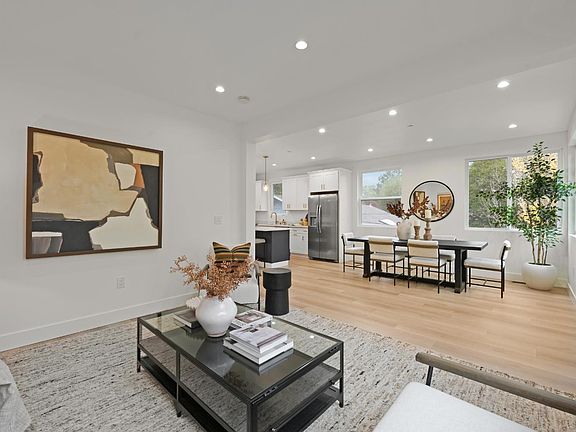 3rd image of 327 Butterfield Road