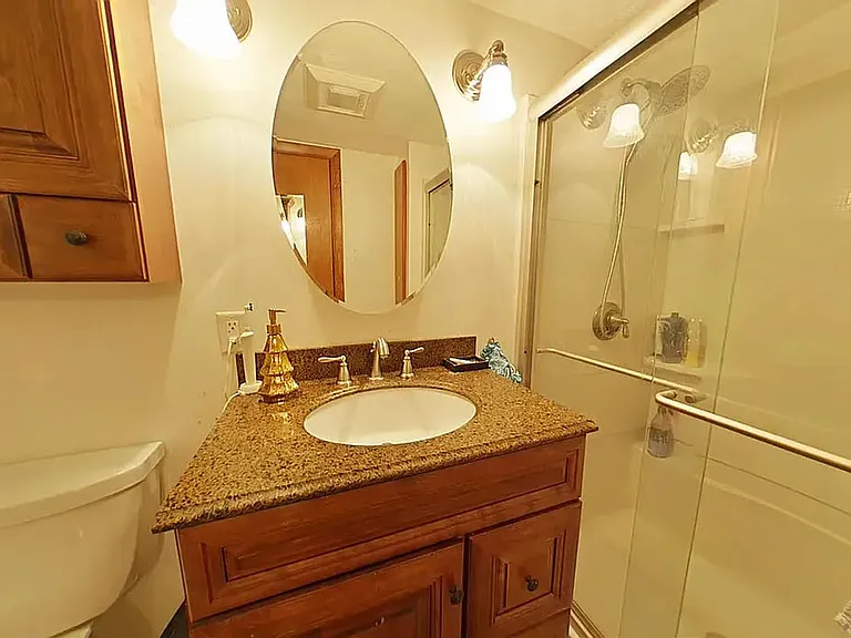 161 Otis St #B — Photo 9