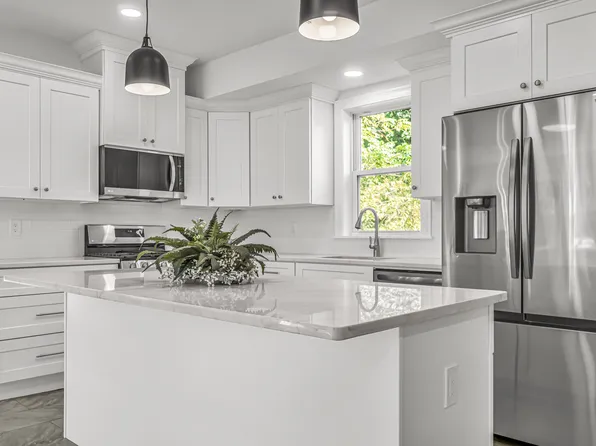 19 Cottage Street, Winchester, CT 06098