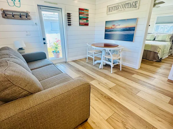 1236 Rosemary Ln #B, Naples, FL 34103