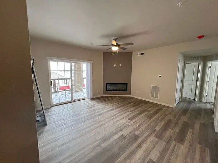 460 N Kansas Ave #5 — Photo 7