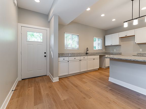 3rd image of 4509 Caroline Ave