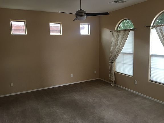 3rd image of 2715 E Longhorn Pl