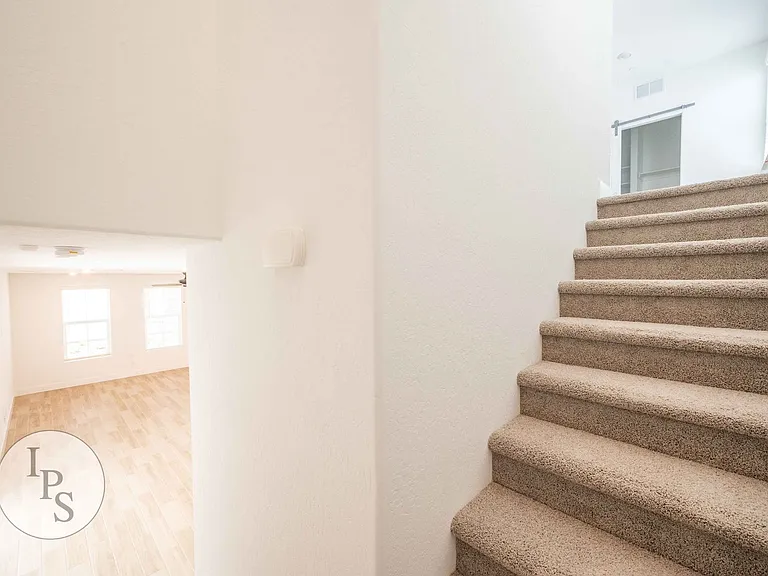 2830 E Tamarind Dr — Photo 15
