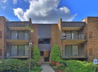 7809 Dassett Ct APT 104, Annandale, VA 22003