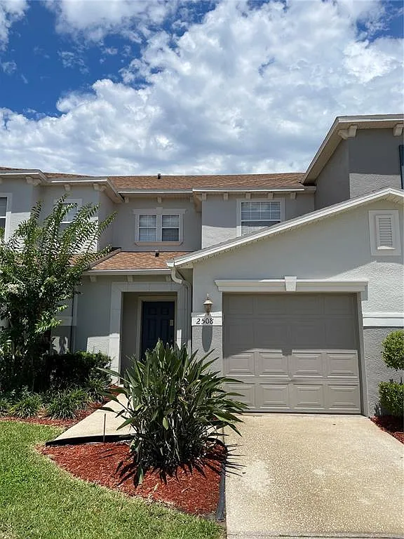 2 bed, 2.5 bath, 1386 sqft, $1,900 — Photo 3