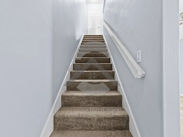 2022 Erbach St #4 — Photo 8