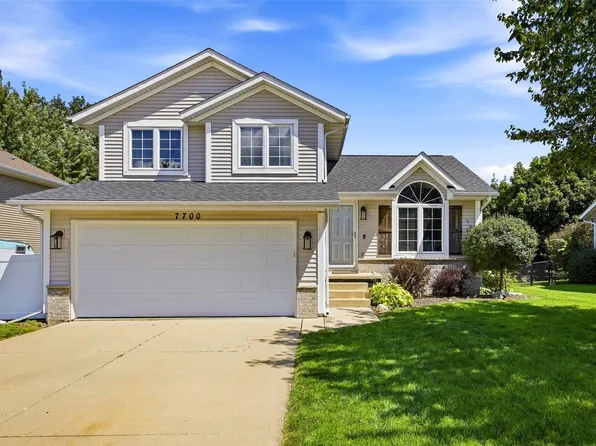 7700 Pin Tail Dr NE, Cedar Rapids, IA 52402