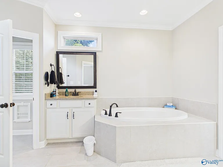 148 Kelso Blvd — Photo 25