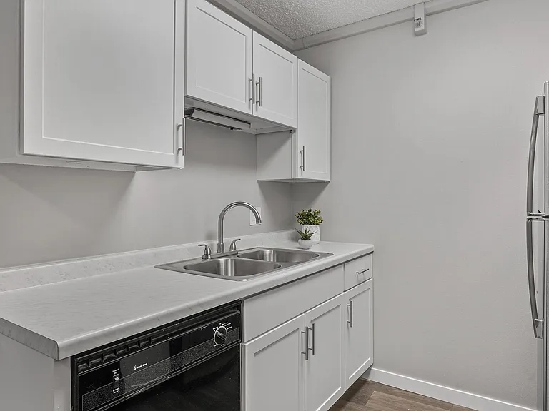 Hillcrest Place — Photo 22