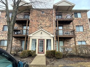 2211 W Nichols Rd #B, Arlington Heights, IL 60004