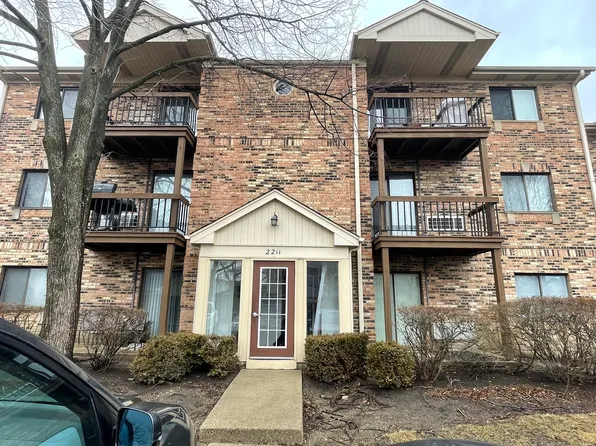 2211 W Nichols Rd #B, Arlington Heights, IL 60004